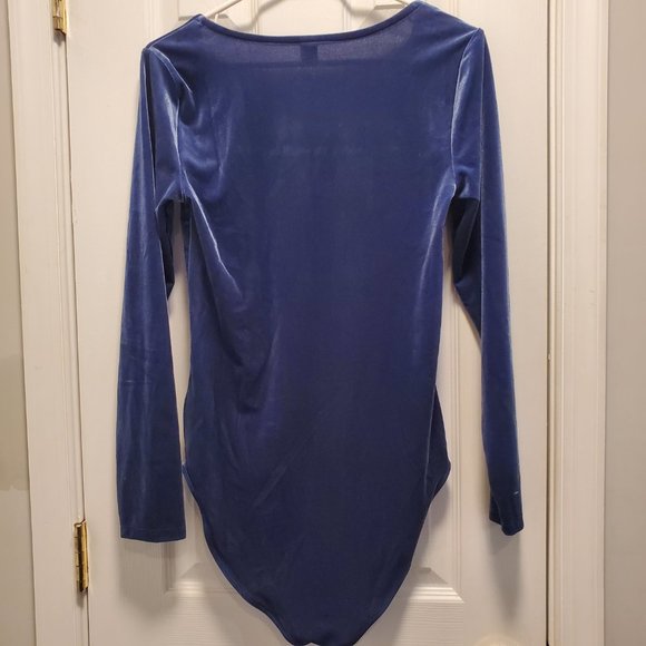 NWT Old Navy Velvet Bodysuit - Size M - Picture 3 of 4